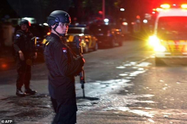 Polisi Ditusuk di Mesjid Falatehan jadi Sorotan Dunia
